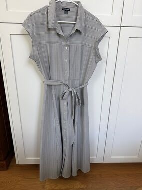 Nina Leonard Gray Striped Button-Front Maxi Dress with Tie Waist